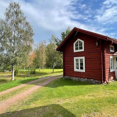 Dalastuga Med Tillgang Till Badplats レクサンド エクステリア 写真