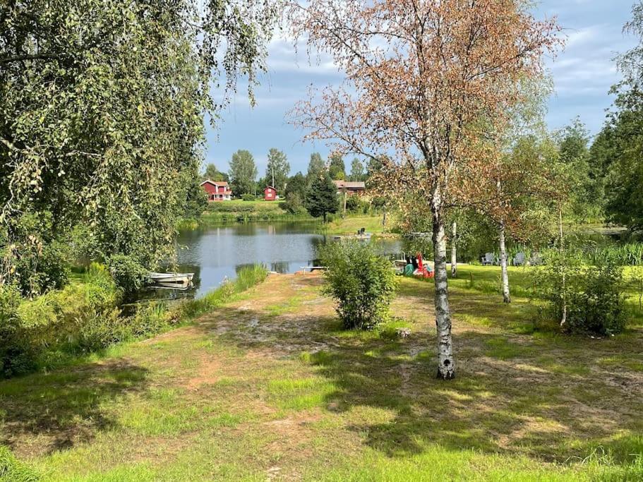 Dalastuga Med Tillgang Till Badplats レクサンド エクステリア 写真
