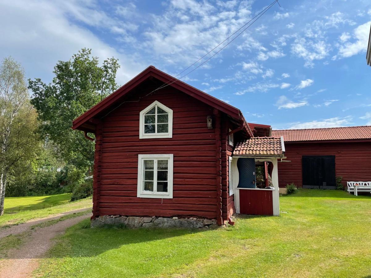 Dalastuga Med Tillgang Till Badplats レクサンド エクステリア 写真