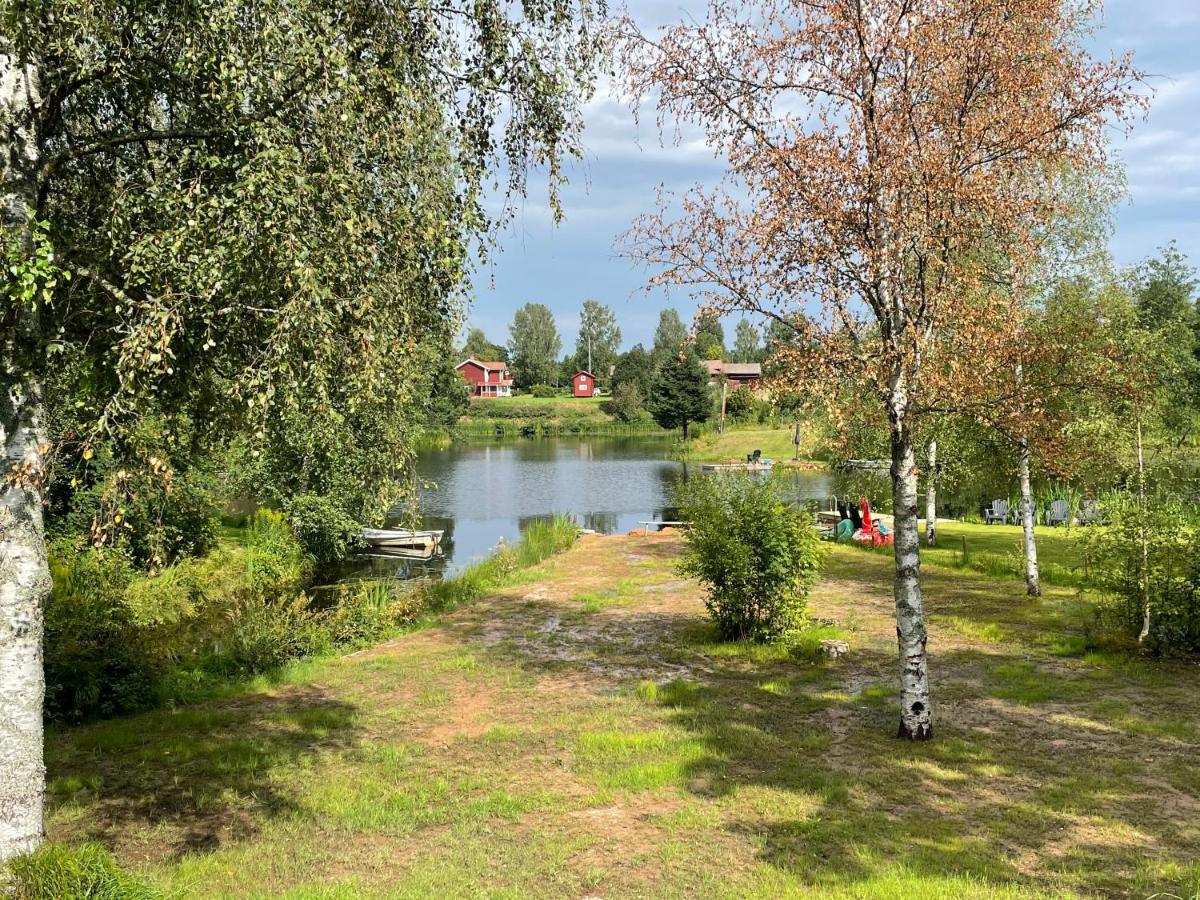 Dalastuga Med Tillgang Till Badplats レクサンド エクステリア 写真